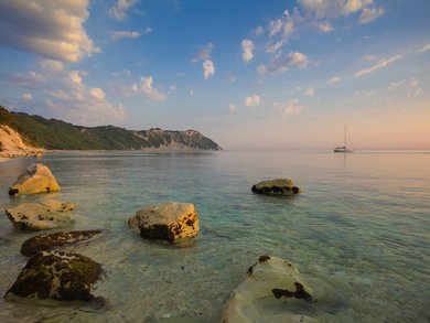 Le Marche Captivating Italian Lakes Tour | Scenic Boat Trips & Villas