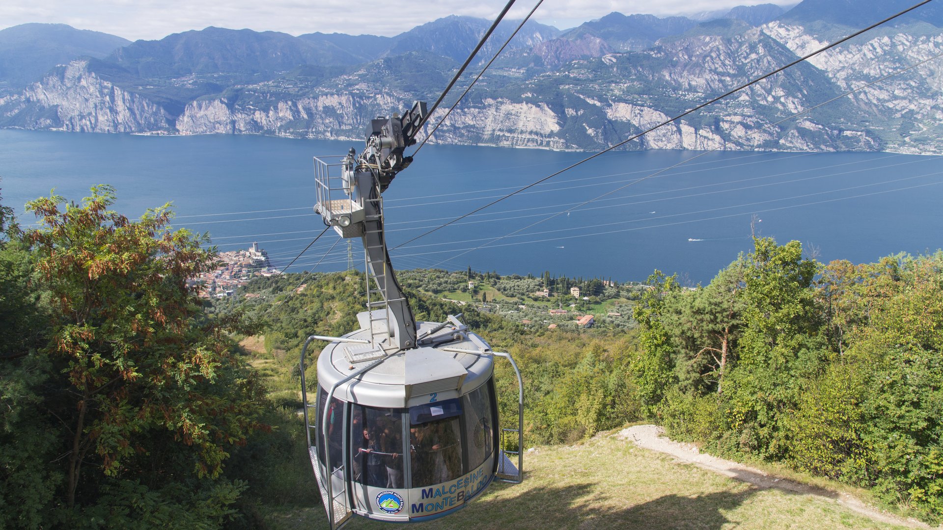 Explore Lake Garda & Dolomites: Hiking, History, and Stunning Views