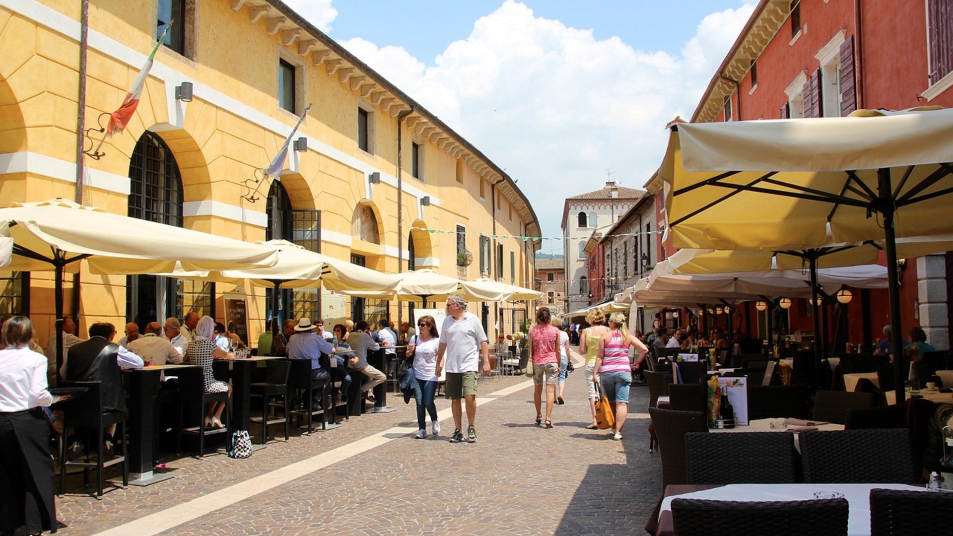 Lake Garda Wine Festival in Bardolino 2026 - Book a group tour!