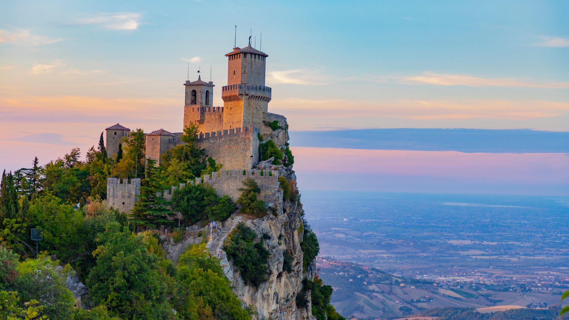 sanmarino_adobestock Emilia-Romagna Tours: Food, Culture, and charming Coastlines