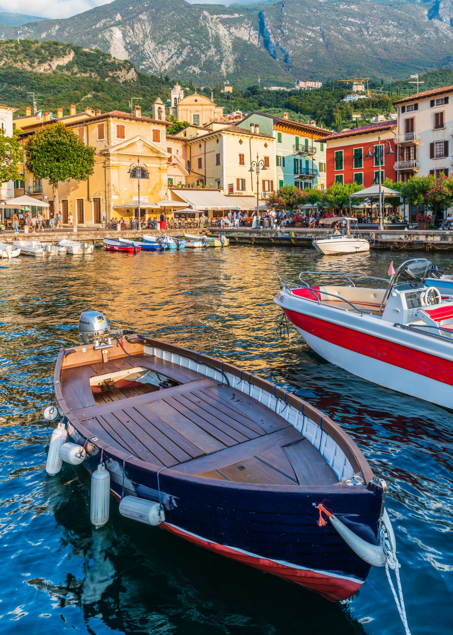 Captivating Italian Lakes Tour | Scenic Boat Trips & Villas Lake Garda Tours for Groups