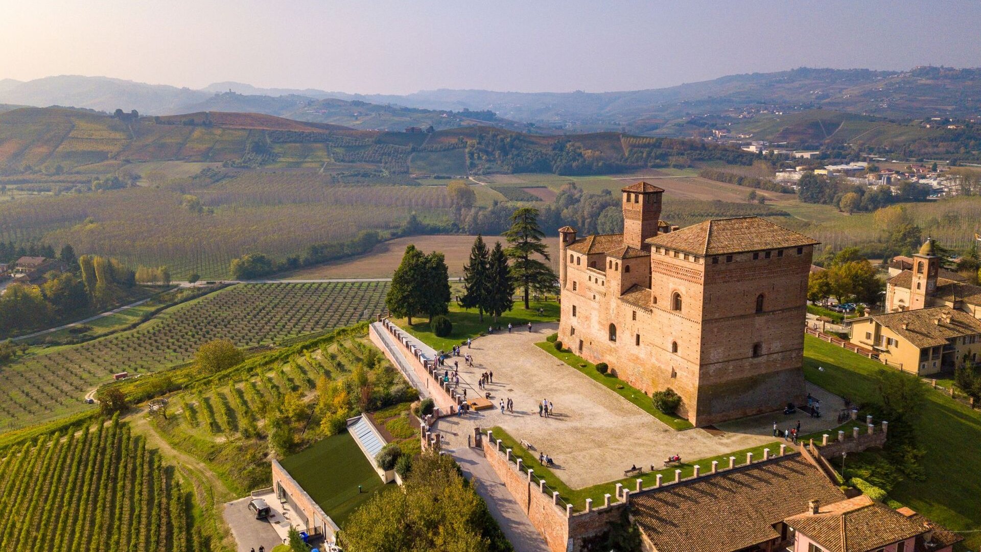 Piedmont Tour: Borghi, Barolo & Barbaresco Wine Adventure