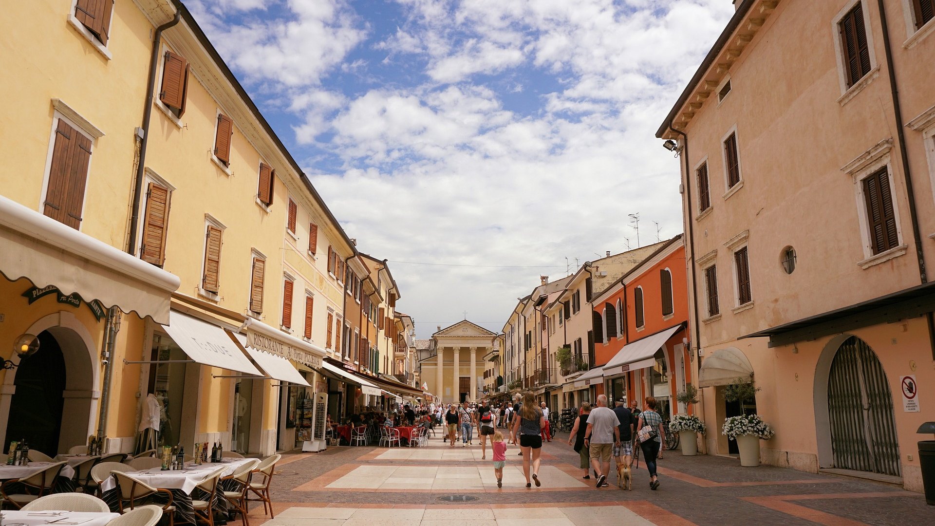 Lake Garda Wine Festival in Bardolino 2026 - Book a group tour!