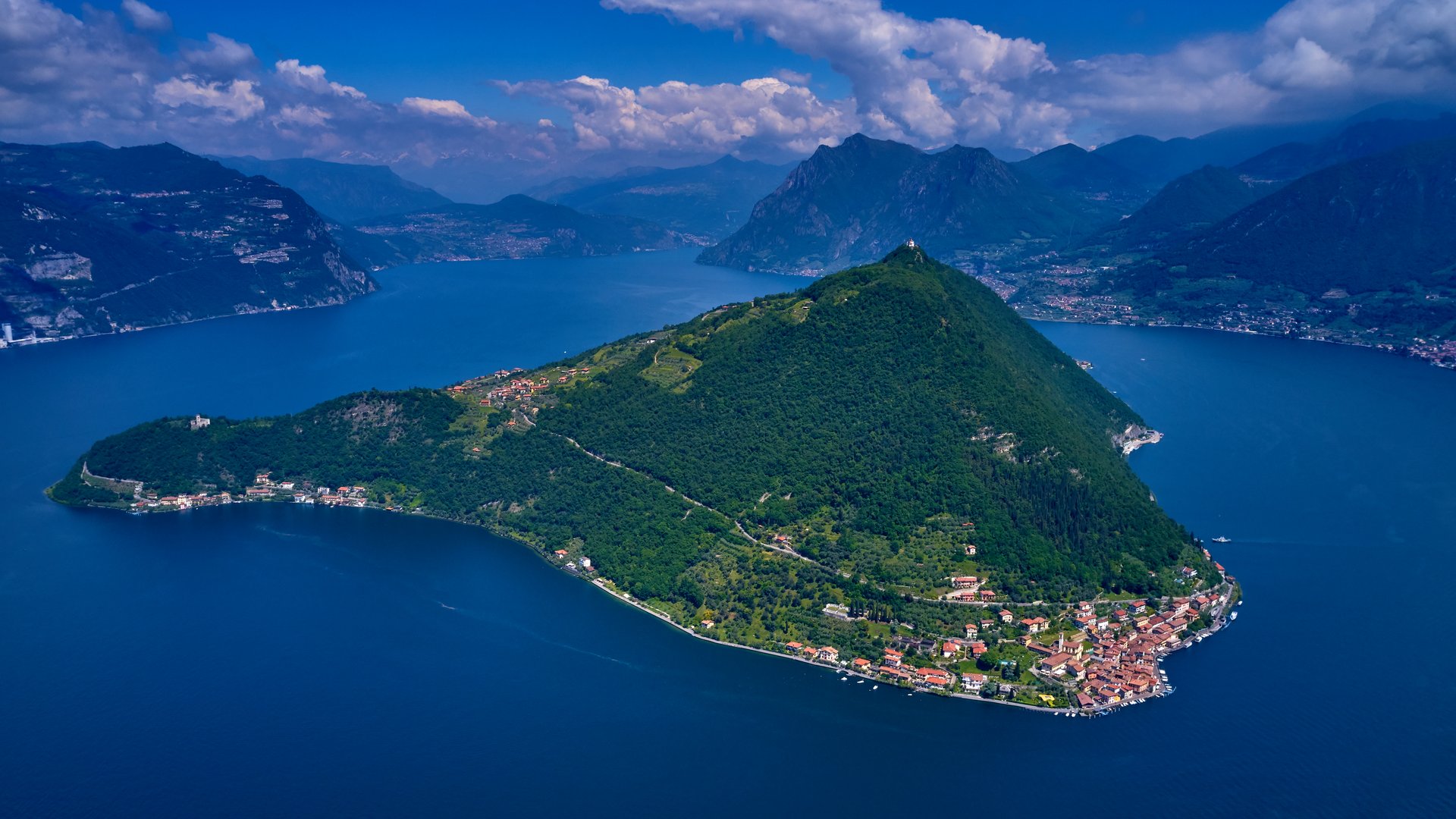 Lombardia e i suoi laghi - Festa dei fiori sul Lago d’Iseo