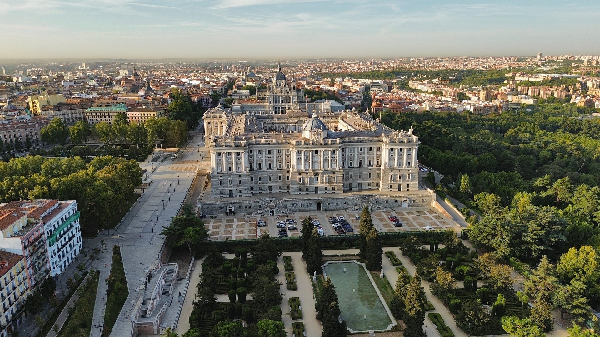 Budget-Friendly Madrid City Breaks for Groups