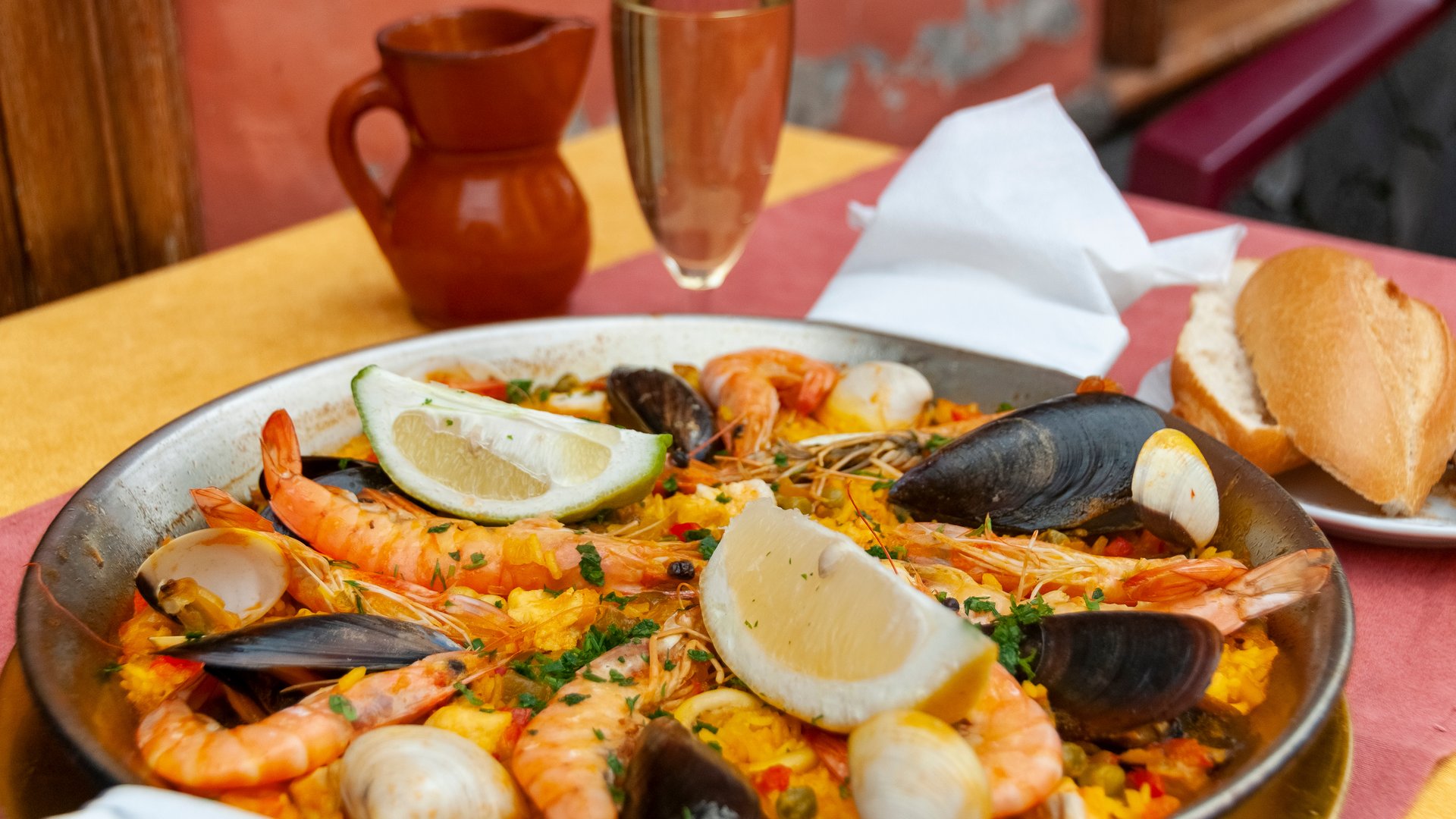 Costa Brava Flavours Group Tour: Paella, Cava & Culture