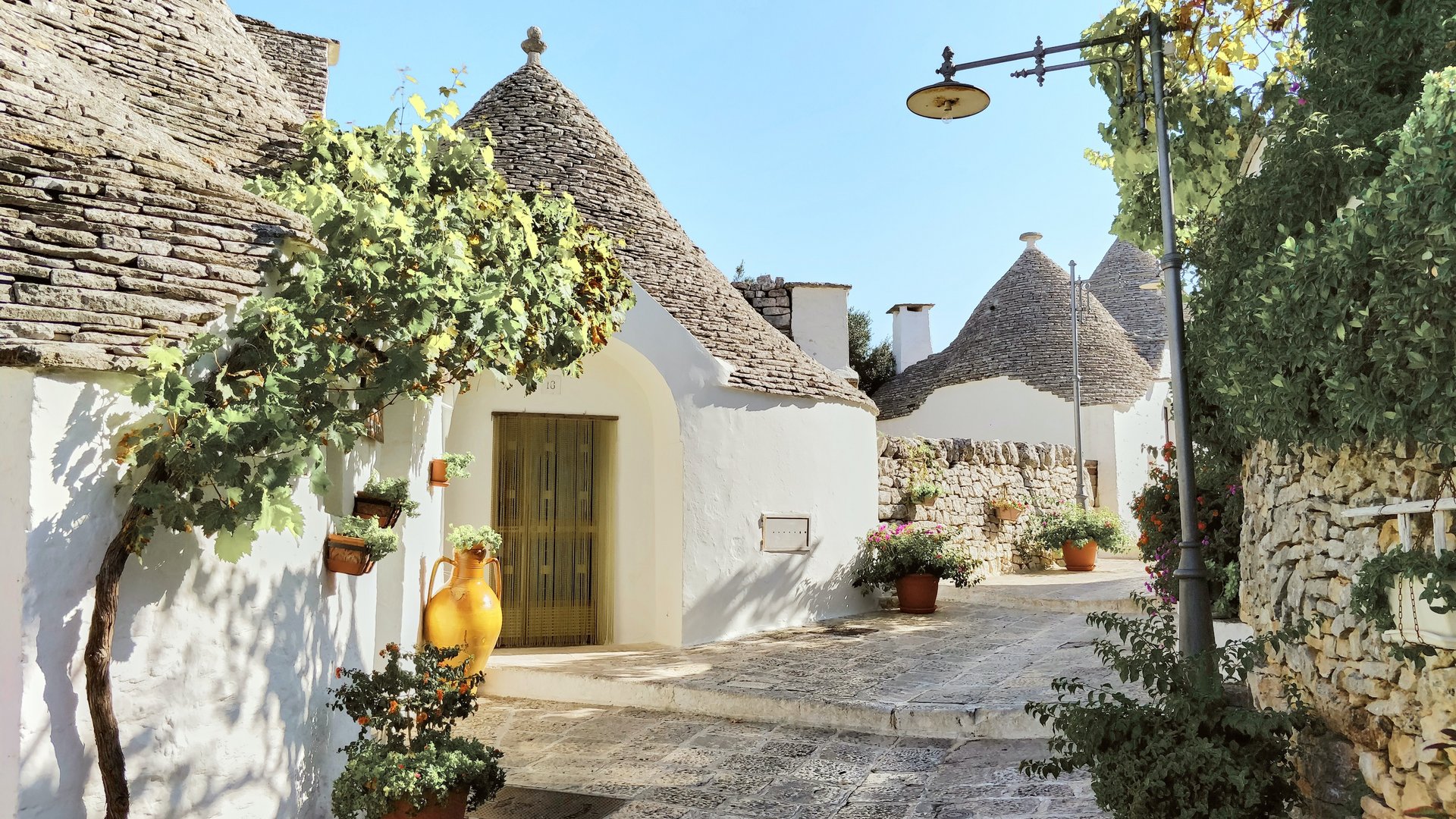 Puglia - Dai trulli di Alberobello ai Sassi di Matera