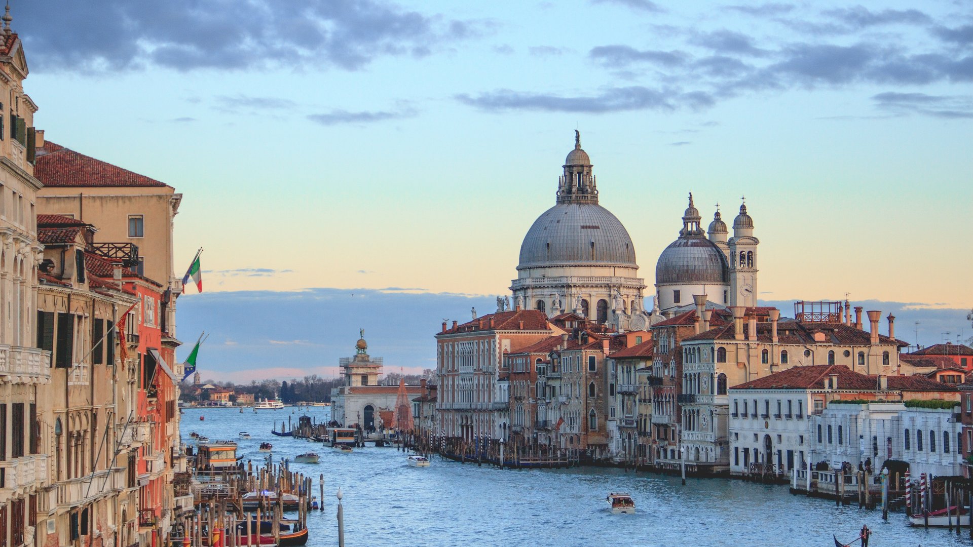 Magnifico Italy Tour: Art Cities, Coastlines & Wine Tasting