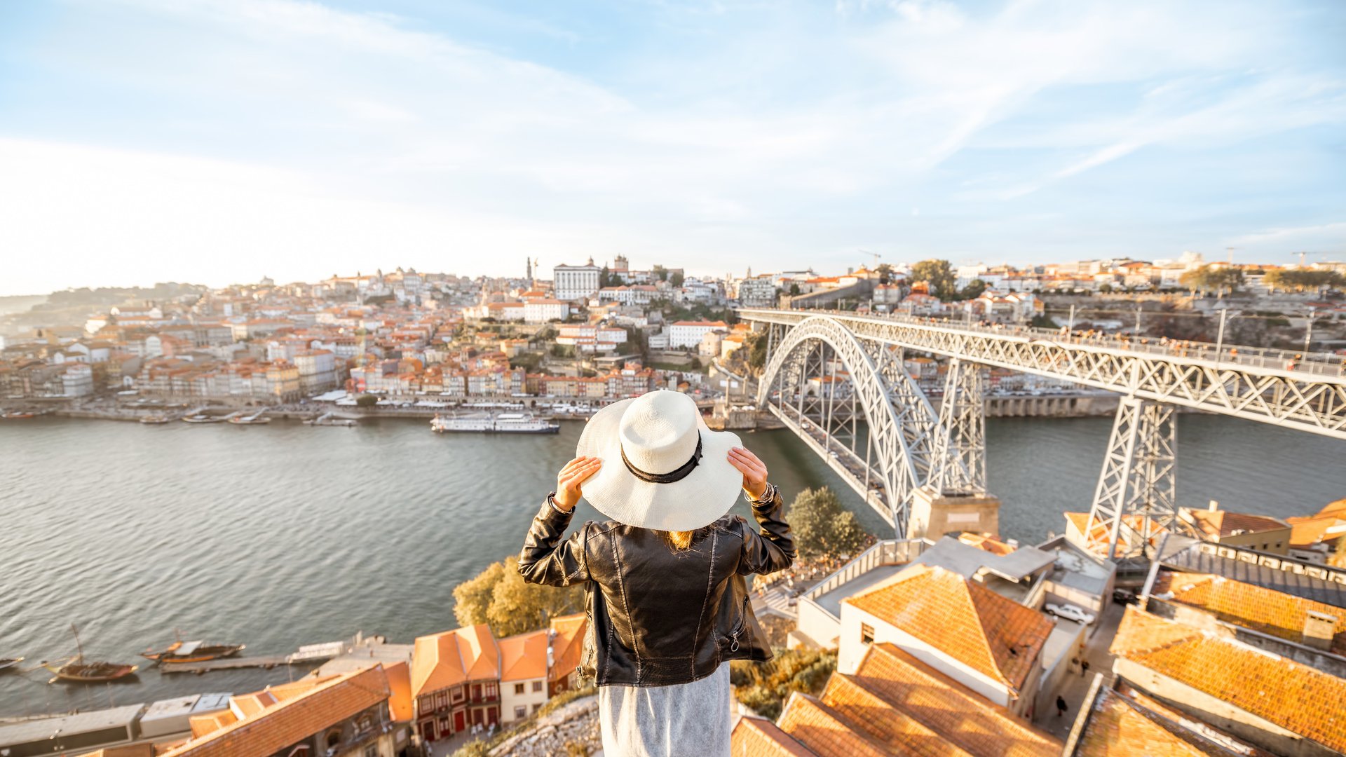 Portugal - Kamelienblüte und Wein in Porto