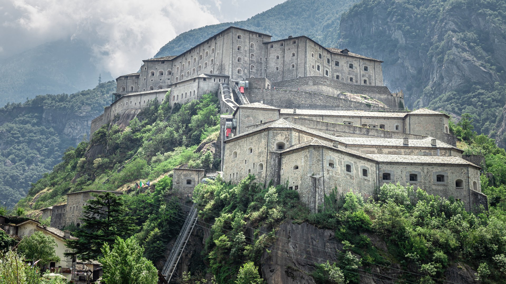 Piemonte e Valle d'Aosta - Valle d'Aosta in Primo Piano: arte, natura e castelli